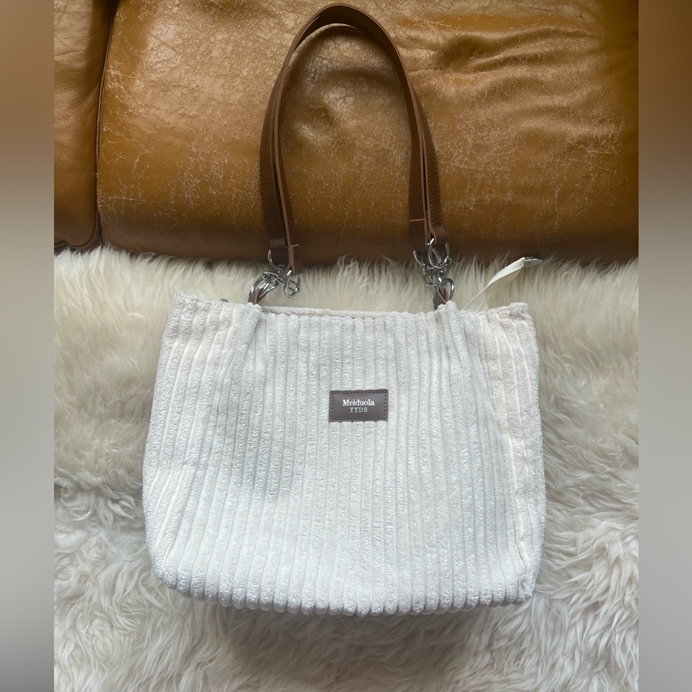 Corduroy Velvet Tote Bag
ππ€ - Picture 4 of 10